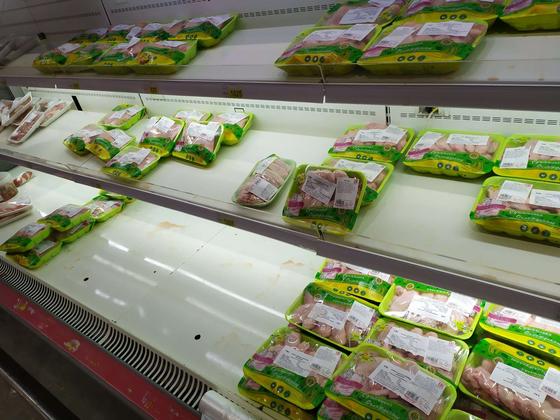 Ажиотаж на продукты не стихает в Алматы Ажиотаж на продукты не стихает в Алматы