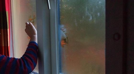 2-летний ребенок погиб, упав с 8 этажа в Актобе 2-летний ребенок погиб, упав с 8 этажа в Актобе