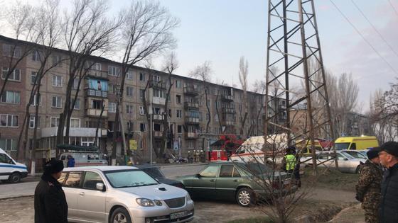 Взрыв прогремел в жилом доме в Таразе (фото) Взрыв прогремел в жилом доме в Таразе (фото)