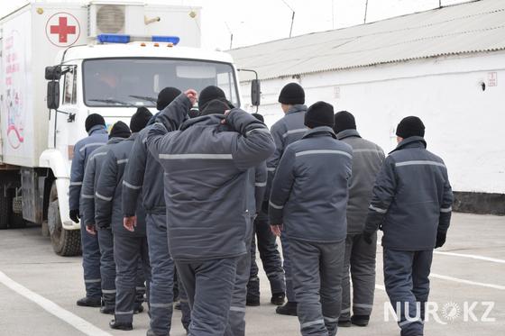 Ақтөбеде 14 жасар қызды айуандықпен зорлаған ер адам түрмеде Ақтөбеде 14 жасар қызды айуандықпен зорлаған ер адам түрмеде