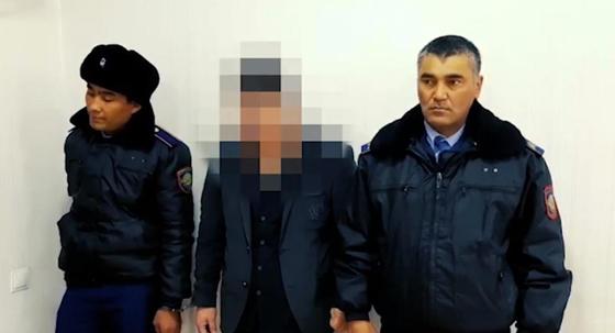 Задержанного директора шымкентского филиала "Estate Ломбард" показали на видео Задержанного директора шымкентского филиала "Estate Ломбард" показали на видео