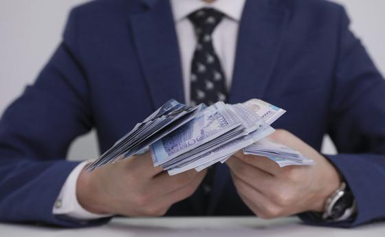 До 850 тысяч тенге будут доплачивать казахстанцам за борьбу с коронавирусом До 850 тысяч тенге будут доплачивать казахстанцам за борьбу с коронавирусом