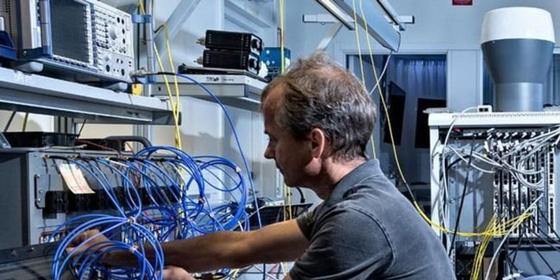 Абаев демалыс күндері болған интернет ақауларына қатысты түсініктеме берді Абаев демалыс күндері болған интернет ақауларына қатысты түсініктеме берді