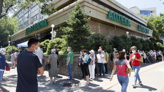Объявления об отсутствии лекарств вывесили в аптеках Алматы Объявления об отсутствии лекарств вывесили в аптеках Алматы