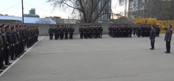 Полицейские Алматы почтили память погибшего в Атырау коллеги (фото) Полицейские Алматы почтили память погибшего в Атырау коллеги (фото)