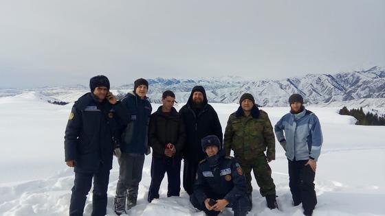 4 человека потерялись в горах Алматинской области во время посещения старца-отшельника 4 человека потерялись в горах Алматинской области во время посещения старца-отшельника