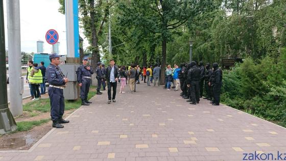 Какой была обстановка в городах Казахстана после призыва Аблязова к митингам (фото, видео) Какой была обстановка в городах Казахстана после призыва Аблязова к митингам (фото, видео)