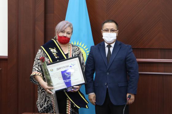 Награждение победителей конкурса "Жомарт жүрек" Награждение победителей конкурса "Жомарт жүрек"