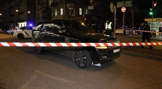 3-летнего сына депутата убили во время покушения на его отца в Киеве 3-летнего сына депутата убили во время покушения на его отца в Киеве