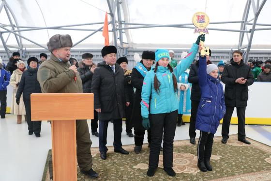 Акмолинский меценат подарил односельчанам хоккейный корт Акмолинский меценат подарил односельчанам хоккейный корт