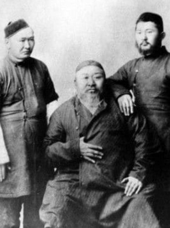Абай Құнанбайұлы: өлеңдері, әдеби мұрасы және ұлағатты сөздері Абай Құнанбайұлы: өлеңдері, әдеби мұрасы және ұлағатты сөздері