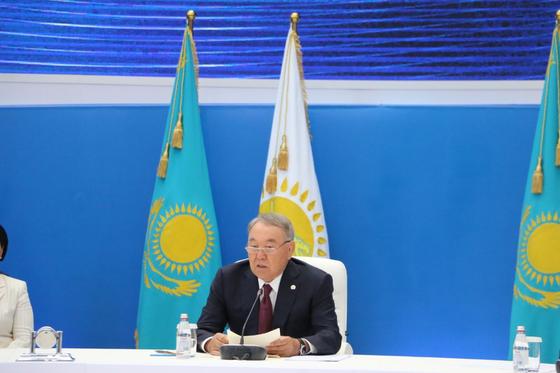 Назарбаев открыл расширенное заседание политсовета Nur Otan Назарбаев открыл расширенное заседание политсовета Nur Otan