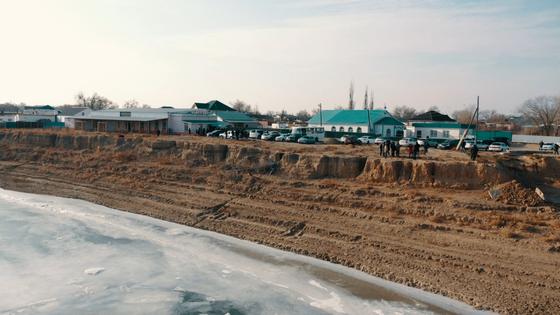 Река Урал подступает к населенному пункту в Атырауской области (фото) Река Урал подступает к населенному пункту в Атырауской области (фото)