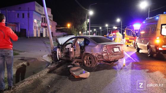 Автомобиль попал в аварию Автомобиль попал в аварию