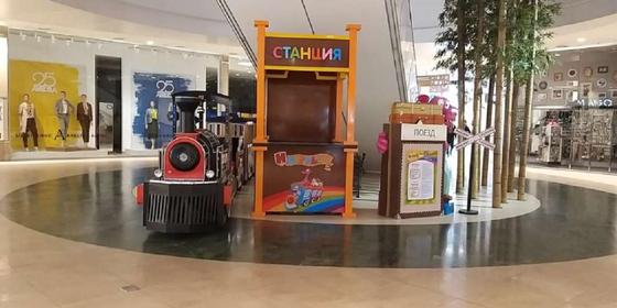 Закрылась Мега: что происходит в крупном торговом центре (фото) Закрылась Мега: что происходит в крупном торговом центре (фото)