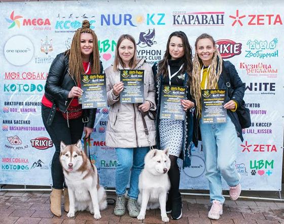 Организаторы фотосессии в поддержку приюта "Дос" Организаторы фотосессии в поддержку приюта "Дос"