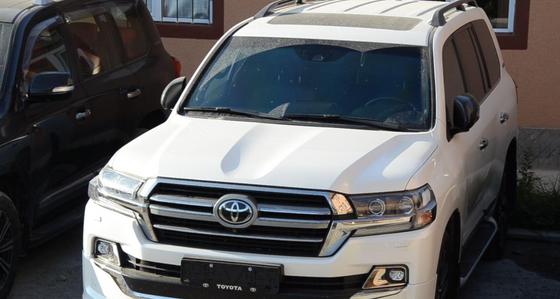 Угнанный Land Cruiser 200 вернули россиянину туркестанские полицейские (фото) Угнанный Land Cruiser 200 вернули россиянину туркестанские полицейские (фото)