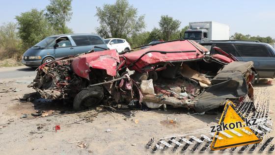 От авто ничего не осталось: 5 человек погибли в ДТП на трассе Алматы - Бишкек (фото, видео) От авто ничего не осталось: 5 человек погибли в ДТП на трассе Алматы - Бишкек (фото, видео)