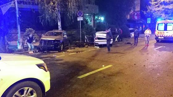 Один человек погиб, семь пострадали в массовом ДТП в Алматы (фото) Один человек погиб, семь пострадали в массовом ДТП в Алматы (фото)
