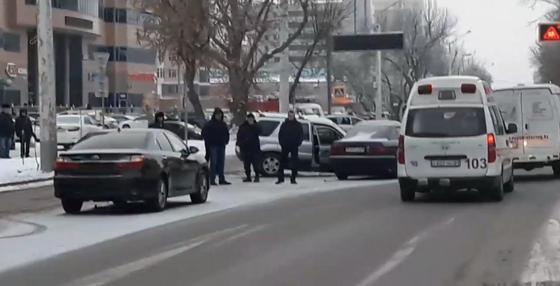 У водителя случился приступ: массовая авария произошла в центре Астаны (видео) У водителя случился приступ: массовая авария произошла в центре Астаны (видео)