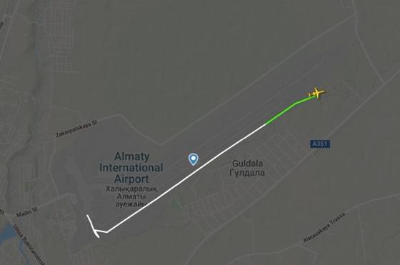 Самолет Bek Air разбился в Алматы: фото с места событий Самолет Bek Air разбился в Алматы: фото с места событий