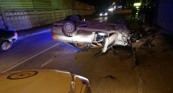 Автомобиль попал в аварию Автомобиль попал в аварию