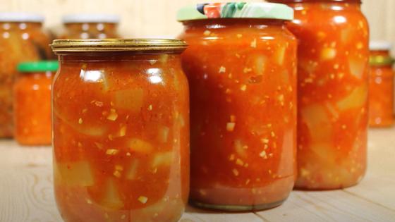 Закатанные банки с кабачками в томатном соусе Закатанные банки с кабачками в томатном соусе