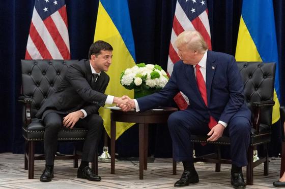 Трамп поможет Зеленскому с возвращением Крыма в состав Украины Трамп поможет Зеленскому с возвращением Крыма в состав Украины