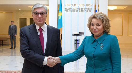 Токаев встретился с Валентиной Матвиенко Токаев встретился с Валентиной Матвиенко