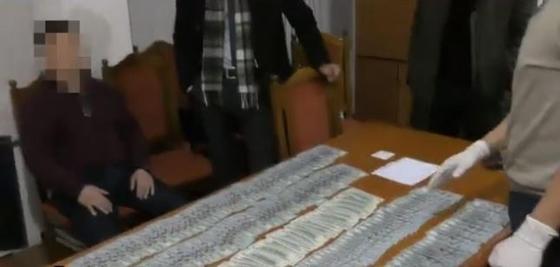 Командир батальона и его зам собрали больше 9 млн тенге с подчиненных в Алматы (видео) Командир батальона и его зам собрали больше 9 млн тенге с подчиненных в Алматы (видео)