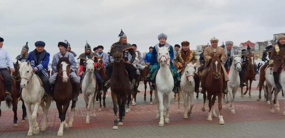 В Актау открыли Площадь Мифов В Актау открыли Площадь Мифов