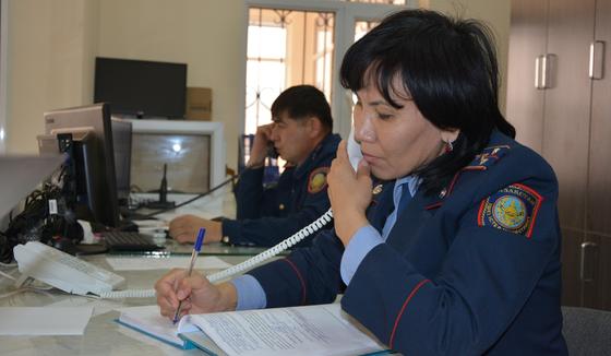 Пропавшую девочку вернули родителям полицейские в Туркестанской области Пропавшую девочку вернули родителям полицейские в Туркестанской области