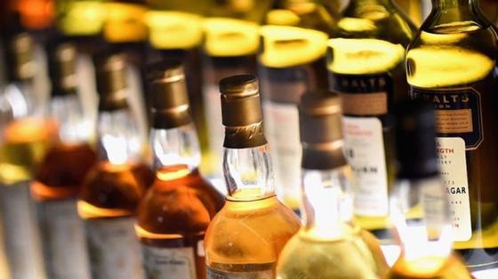 Треть редкого шотландского виски оказалась подделкой. Его стоимость оценивается в $50 млн Треть редкого шотландского виски оказалась подделкой. Его стоимость оценивается в $50 млн
