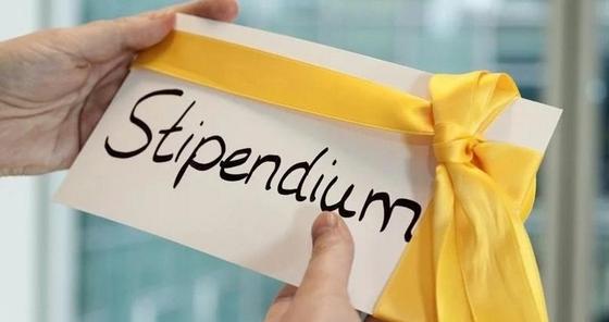 Топовые ВУЗы Казахстана предлагают не лишать "троечников" стипендий Топовые ВУЗы Казахстана предлагают не лишать "троечников" стипендий