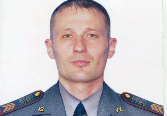 Спасший девочку в аэропорту Киева оказался служащим Нацгвардии Спасший девочку в аэропорту Киева оказался служащим Нацгвардии