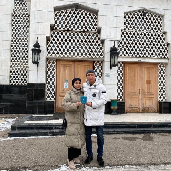 Шарип Серик и Молдир Есенбек Шарип Серик и Молдир Есенбек