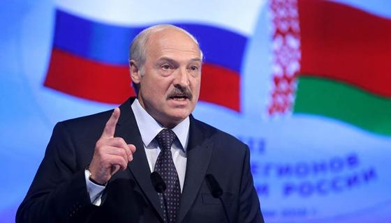Лукашенко отказался ползать на коленях перед Россией из-за нефти Лукашенко отказался ползать на коленях перед Россией из-за нефти