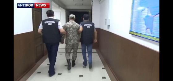 Кадр: Сыбайлас жемқорлыққа қарсы қызмет видеосынан Кадр: Сыбайлас жемқорлыққа қарсы қызмет видеосынан