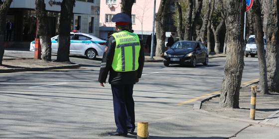 Полицейского уволили за разговор матом с автолюбителем в Экибастузе Полицейского уволили за разговор матом с автолюбителем в Экибастузе