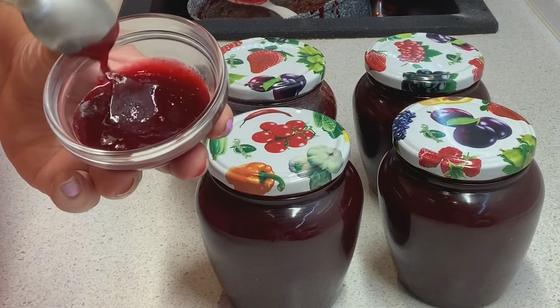 Соус в банках и розетке Соус в банках и розетке