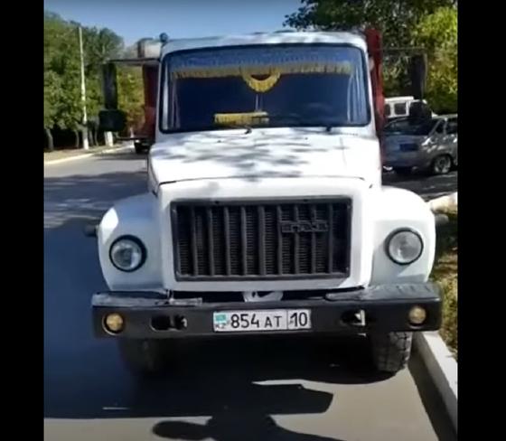 "Акимат отправил за отцом мусоровоз": Сын скончавшегося от пандемии жетикаринца "Акимат отправил за отцом мусоровоз": Сын скончавшегося от пандемии жетикаринца