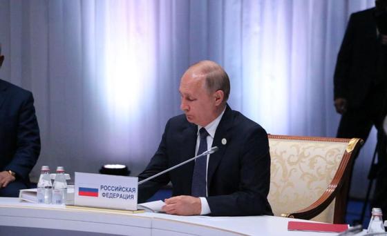 Токаев, Назарбаев, Путин, Лукашенко и Жээнбеков собрались в Нур-Султане Токаев, Назарбаев, Путин, Лукашенко и Жээнбеков собрались в Нур-Султане