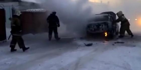 Два автомобиля загорелись на ходу в Караганде и Балхаше Два автомобиля загорелись на ходу в Караганде и Балхаше