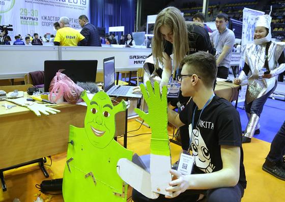 В Караганде Робота-помощника представили на международном фестивале RoboLand- 2019 В Караганде Робота-помощника представили на международном фестивале RoboLand- 2019