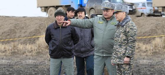 Министр обороны Казахстана прибыл к месту крушения вертолета МИ-8 Министр обороны Казахстана прибыл к месту крушения вертолета МИ-8