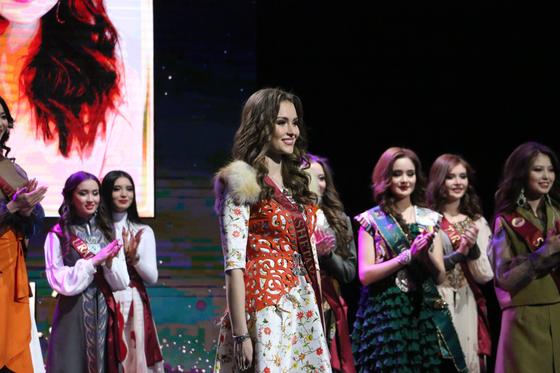 "Мисс Казахстан-2019" стала 19-летняя студентка из Нур-Султана "Мисс Казахстан-2019" стала 19-летняя студентка из Нур-Султана