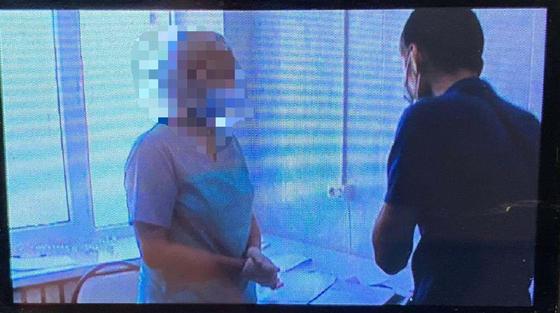 Медсестра, которую подозревают в подделке паспортов вакцинации Медсестра, которую подозревают в подделке паспортов вакцинации