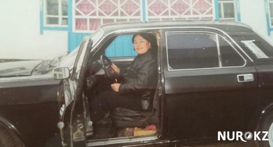 Казахская таксистка, которую прозвали "Тетя мерс" Казахская таксистка, которую прозвали "Тетя мерс"