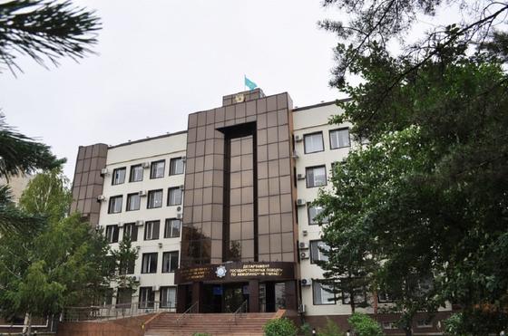 Флаг на здании к Кокшетау Флаг на здании к Кокшетау