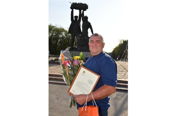 Николай Михайлович Кашляков, бригадир проходчиков шахты имени Костенко Николай Михайлович Кашляков, бригадир проходчиков шахты имени Костенко